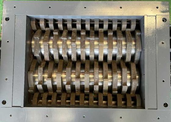 Mesin Shredder Twin Shaft yang Mudah Dipertahankan Aman / Mesin Shredder Limbah Untuk Daur Ulang