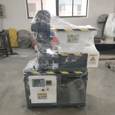 Scrap Wood Shredder Machine Mesin penghancur busa limbah dua poros