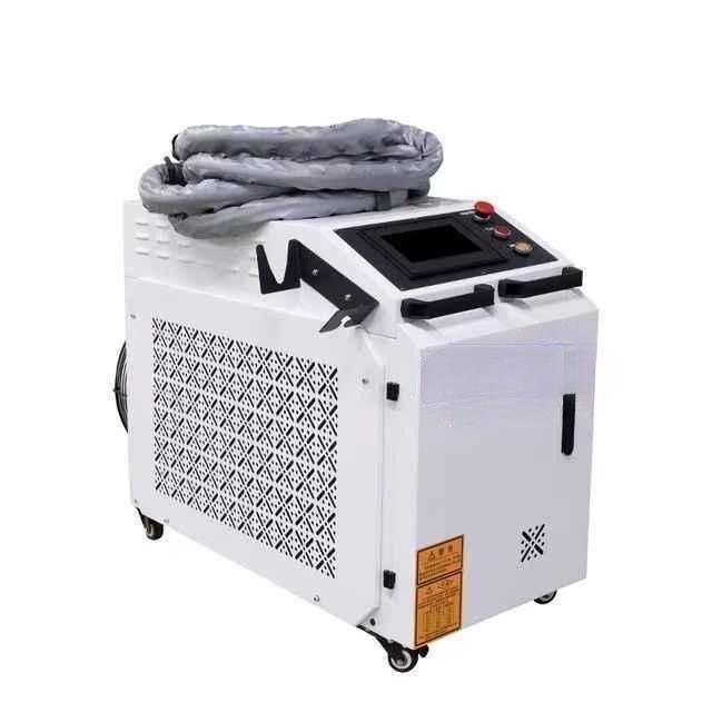 Mesin pembersih laser serat portabel 2000W Untuk lapisan cat karat Penghapusan debu minyak cat